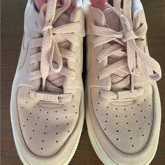 Nike: Light Pink Suede AF-1 - Picture 2 of 7
